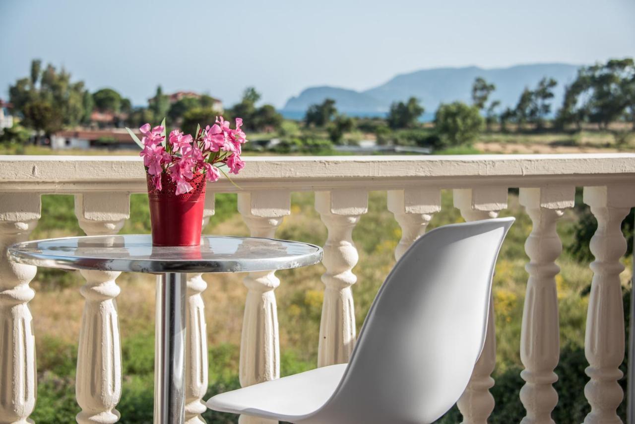 Avyssos Residents Aparthotel กาลามากี ภายนอก รูปภาพ