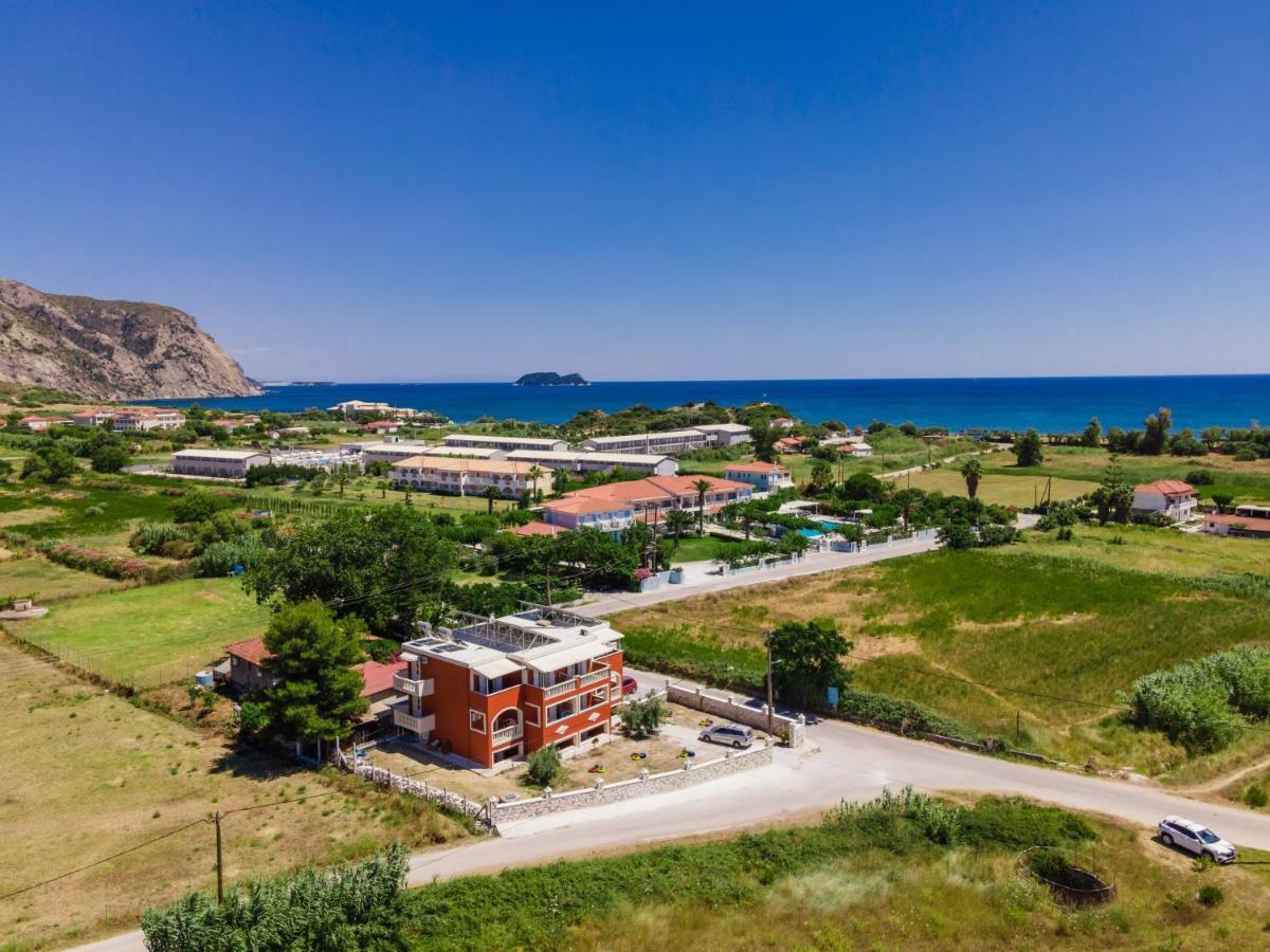 Avyssos Residents Aparthotel กาลามากี ภายนอก รูปภาพ