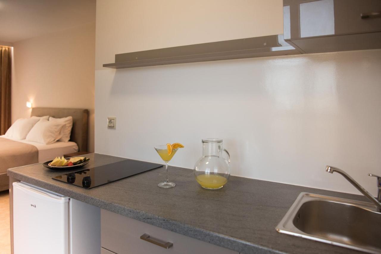 Avyssos Residents Aparthotel กาลามากี ภายนอก รูปภาพ
