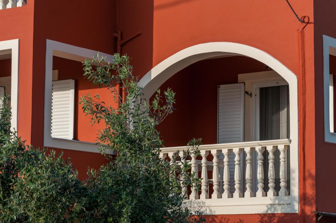 Avyssos Residents Aparthotel กาลามากี ภายนอก รูปภาพ