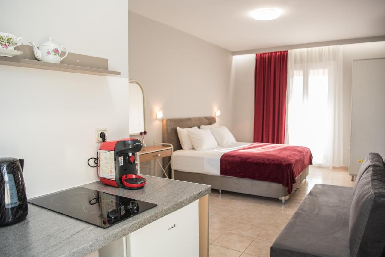 Avyssos Residents Aparthotel กาลามากี ภายนอก รูปภาพ