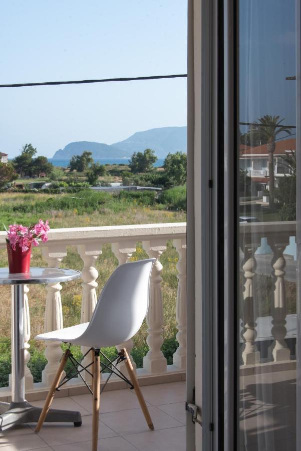 Avyssos Residents Aparthotel กาลามากี ภายนอก รูปภาพ